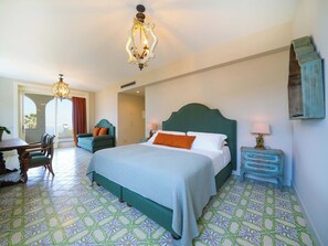 Iron/ironing board, travel crib, WiFi, bed sheets - Villa Riggiola, Historic Villa with Sea Views (Sorrento)