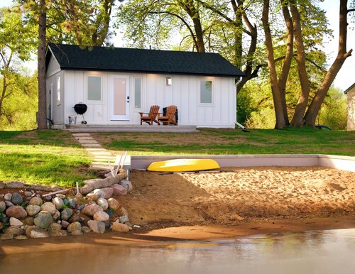 The Cozy Cabin, Fireplace & Flexible Stay Promo