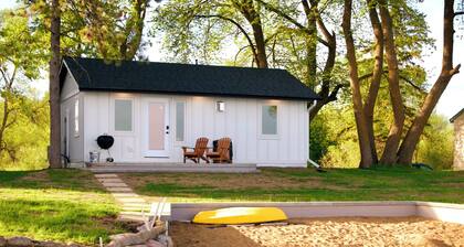 The Cozy Cabin, Fireplace & Flexible Stay Promo