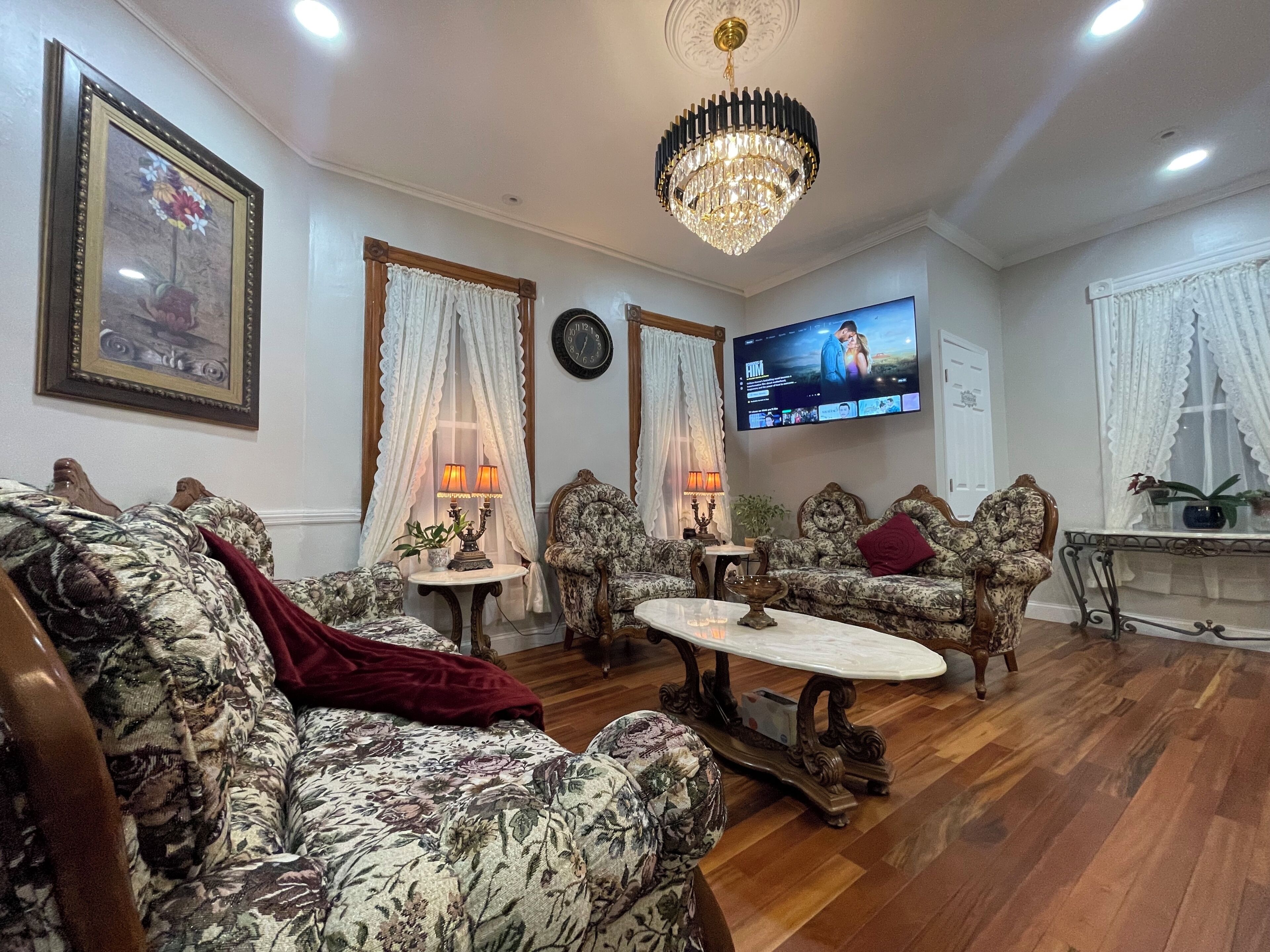 Spacious 4br Victorian Dc Retreat W/ Yard & Parking  Walk To Metro/cua/basilica - Washington D. C., DC