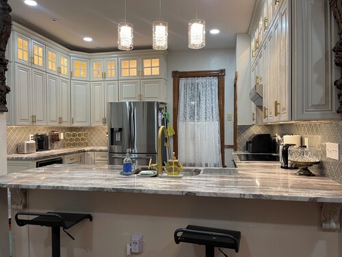 Spacious 4BR Victorian DC Retreat w/ Yard & Parking – Walk to Metro/CUA/Basilica