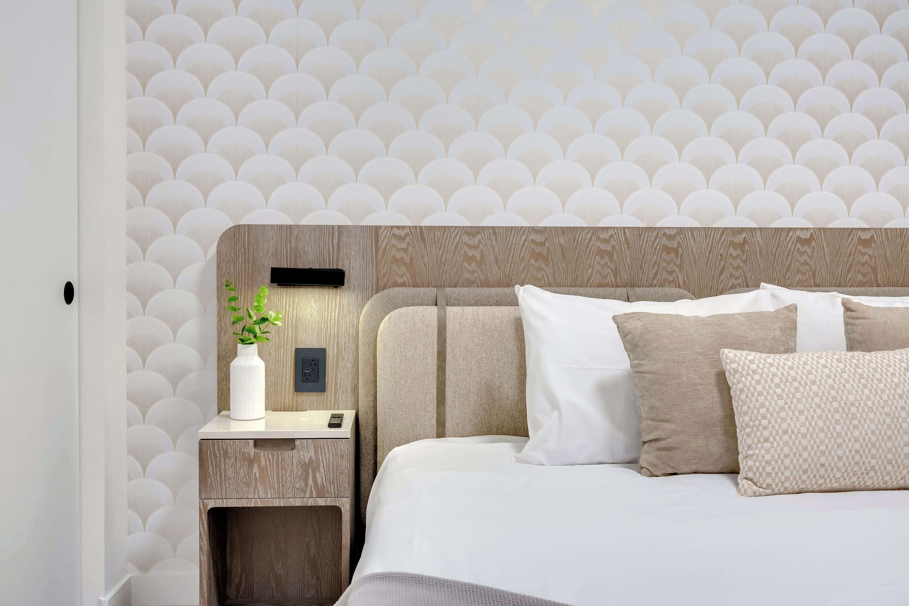 WiFi, bed sheets