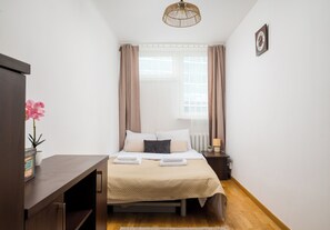 Iron/ironing board, WiFi, bed sheets - Rondo ONZ Urban Core Apartment (Warszawa)
