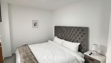 Bügeleisen/Bügelbrett, kostenloses WLAN, Bettwäsche