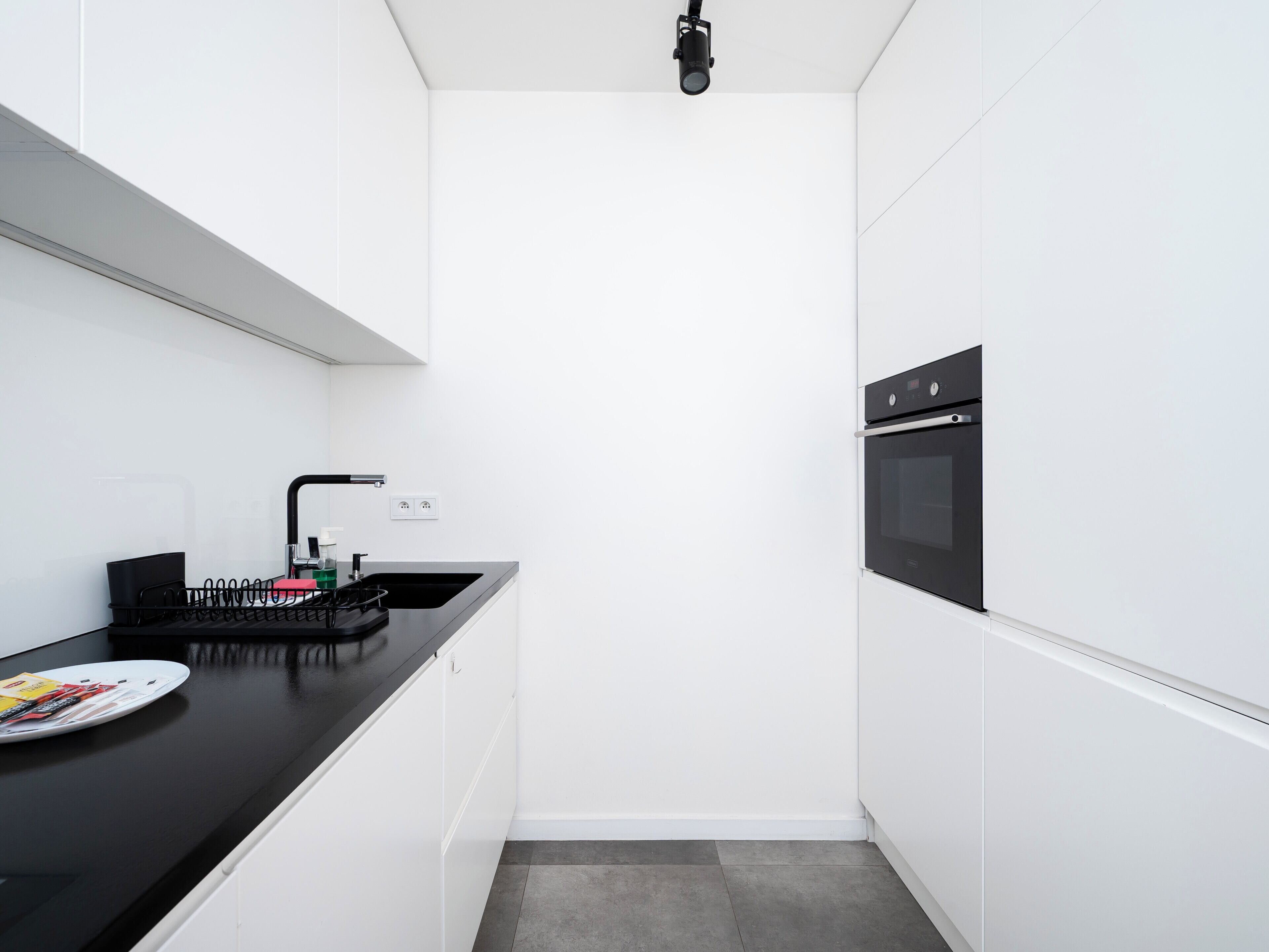 Kühlschrank, Ofen, Herdplatte, Geschirrspüler