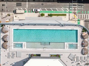 Pool - Studio Downtown Miami Near Bayside Sleeps 4 (Miami)
