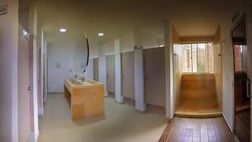 Apartment, 3 Bedrooms, Accessible, Patio | Spa