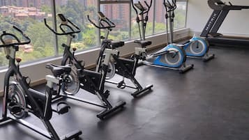 Apartment, 3 Bedrooms, Accessible, Patio | Fitness studio