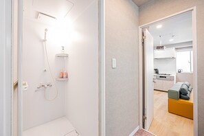Bathroom - Luxury 2BR,2-toilet home! Theater,full kitchen,kids' room & garage.Family-ready! (Sumida City)