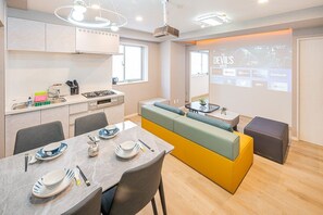 Private kitchen - Luxury 2BR,2-toilet home! Theater,full kitchen,kids' room & garage.Family-ready! (Sumida City)
