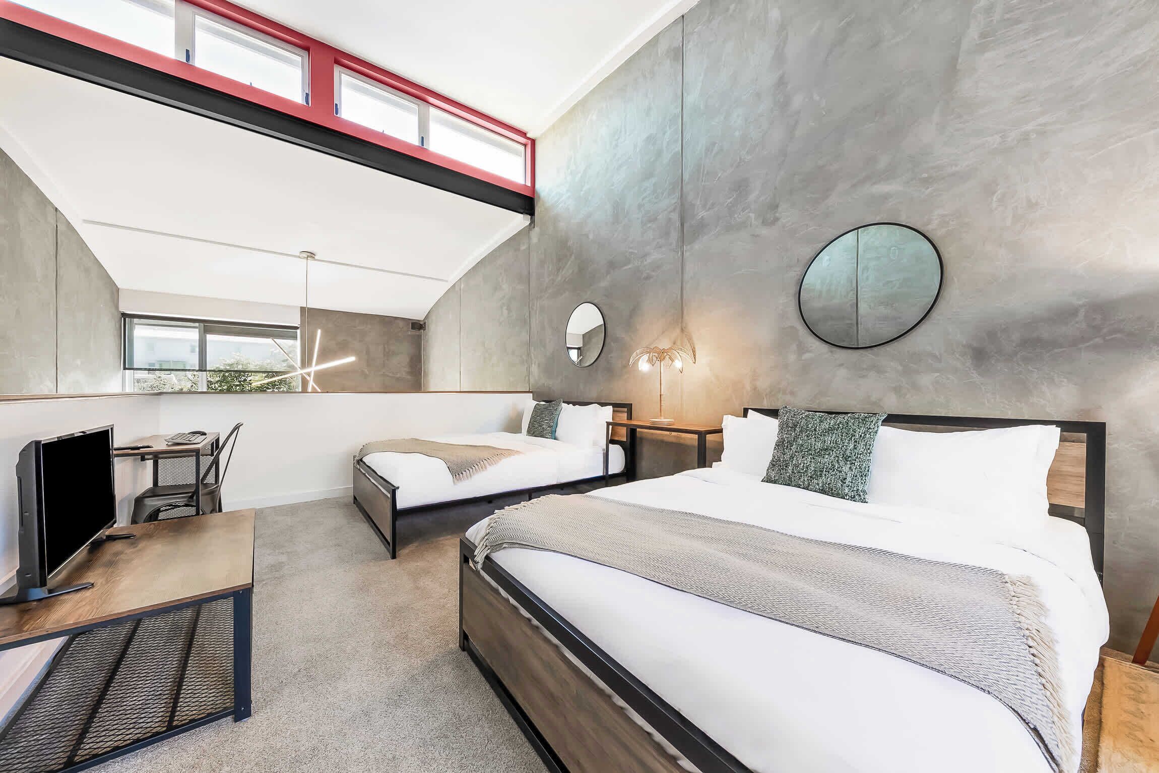 2 bedrooms, desk, iron/ironing board, WiFi