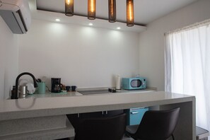 微波炉、炉灶、茶具/咖啡用具、厨具/餐具