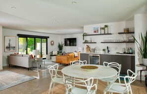 Interior - The Mirador House - Private Estate, Iconic Views, Pool & Spa, Downtown (Palm Springs)