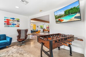 Games room - Palm Springs Golden - Your Adventure Awaits! (Palm Springs)