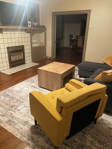 Cozy 2-bedroom bottom floor of a duplex in perfect Pittsburgh.