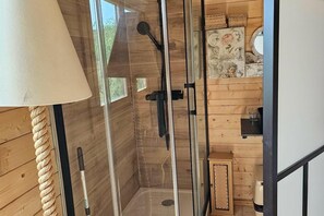 Shower, towels