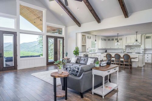 Hoodview House - Luxury Mt Hood Scenic Views