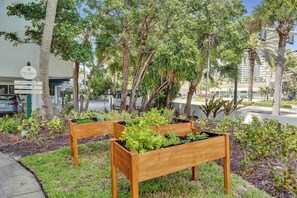 Property grounds - Coastal King Retreat at Aloe | The Botanica (Fort Lauderdale)