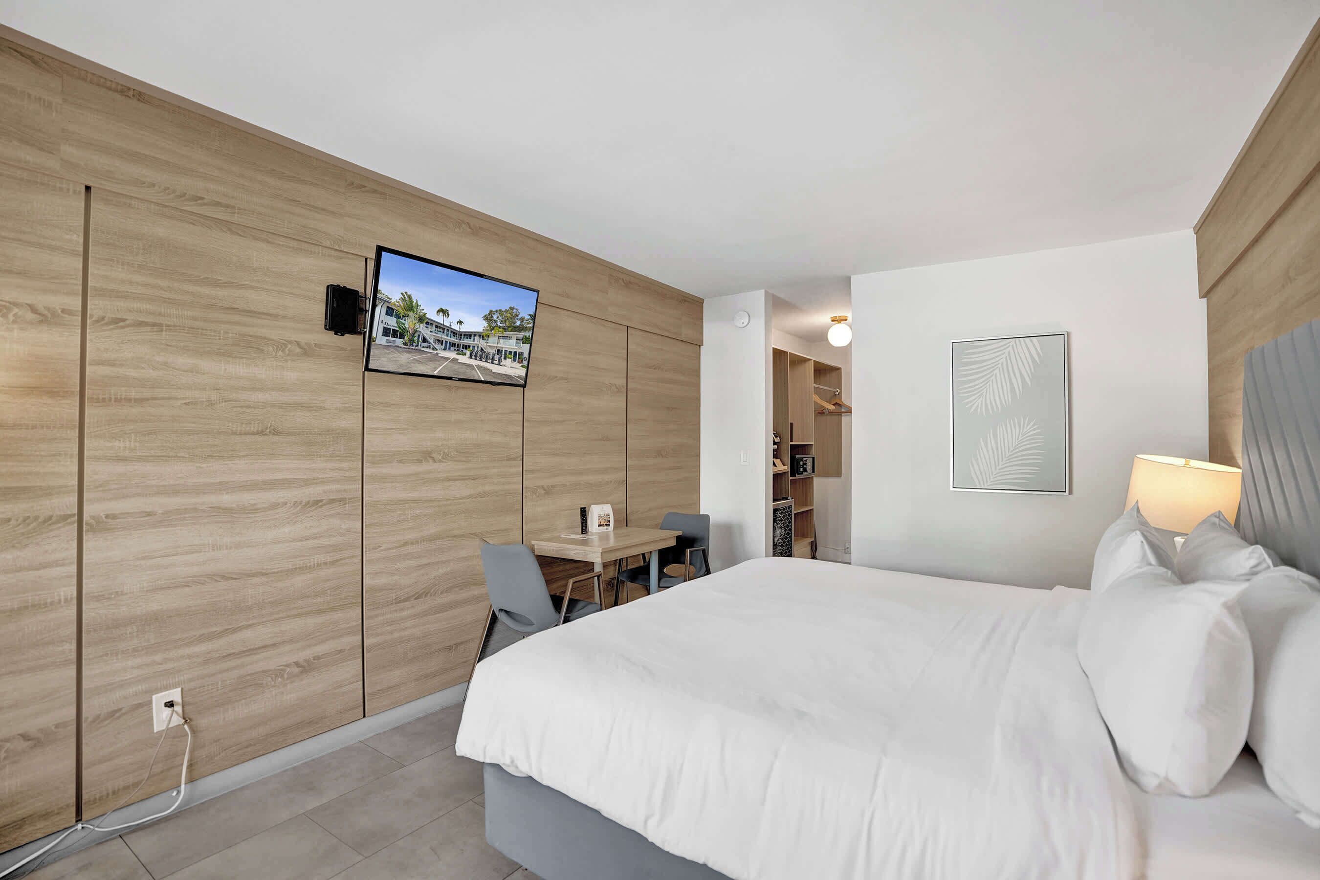 Iron/ironing board, travel cot, WiFi, bed sheets