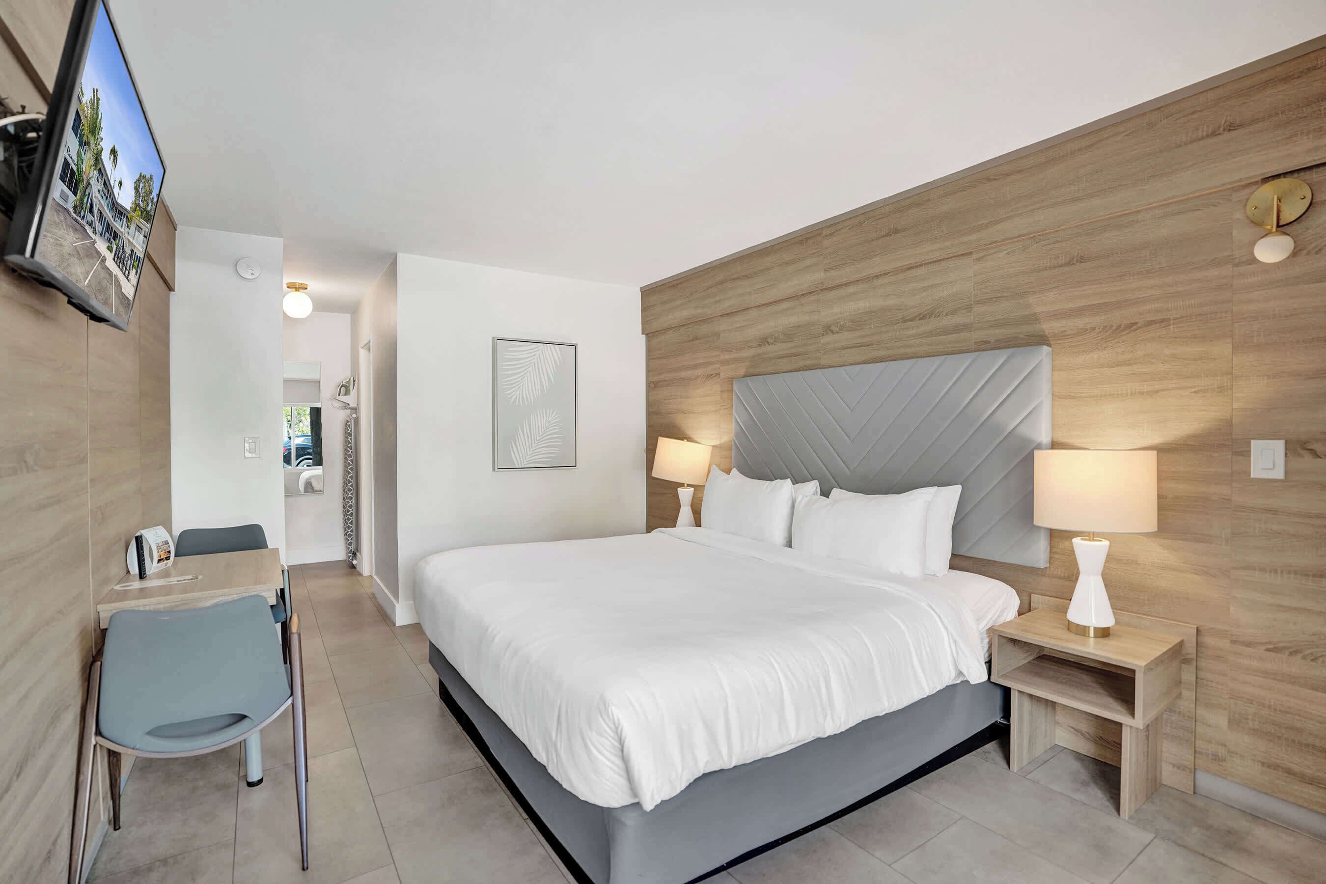 Botanica King Room Near Beach - Fort Lauderdale