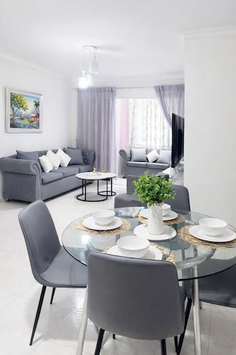 Cozy Apt | WiFi +AC | Great Location| Easy Checkin
