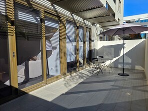 Terrace/patio - Elevated Stay with Refined Interiors and Courtyard (Barton)