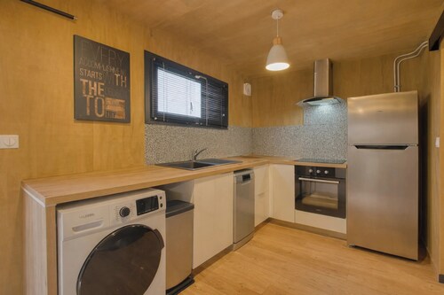 Beautiful chalet in a quiet natural setting, with all comforts. Pets welcome!