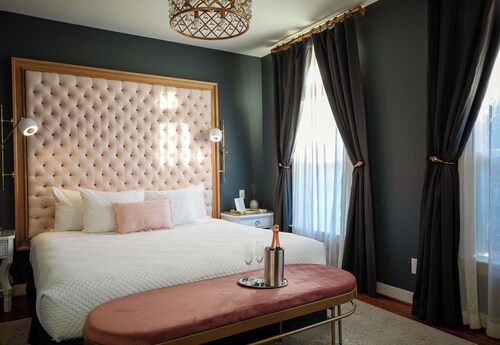 Romantic Blush Room at The Inn at Stinson Vineyards