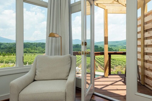 Classic Deluxe Room at The Inn at Stinson Vineyards