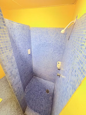 Haartrockner, Seife, Toilettenpapier