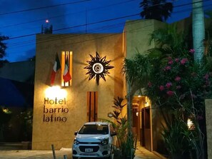 Exterior - Beautiful DBL Bed Suite in the heart of Playa (Playa del Carmen,)