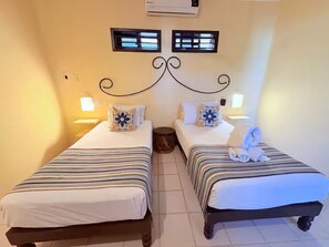 Iron/ironing board, WiFi - Beautiful DBL Bed Suite in the heart of Playa (Playa del Carmen,)