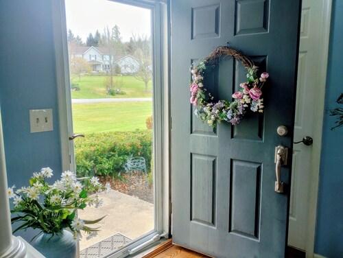 Jayne's Timeless Treasures 1- Bedroom Bed and Breakfast in charming Port Matilda