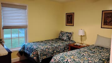 WiFi, bed sheets