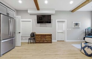 Interior - East Nash Private Suite, Walk to Bars & Dining (Nashville)