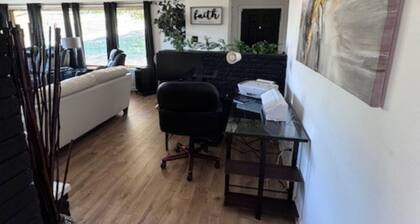 World Cup Farmhouse Retreat • Sleeps 10 • By AT&T Stadium