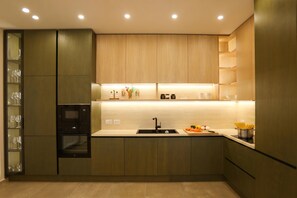 Fridge, microwave, oven, stovetop - Villa Palasea, Vlore, Albania (Vlore)