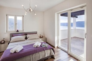 Free WiFi, bed sheets - Villa Royal Blue, Labin, Croatia (Labin)
