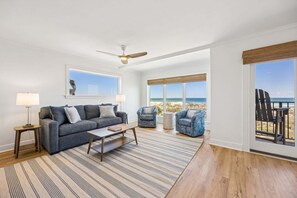 TV - Newly remodeled oceanfront condo steps to the beach (Fernandina Beach)