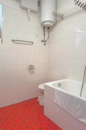 Bathroom - One bedroom apartment with terrace and sea view Mimice, Omiš (A-25938-a) (Mimice)