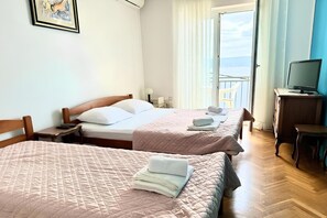 Room - One bedroom apartment with terrace and sea view Mimice, Omiš (A-25938-a) (Mimice)