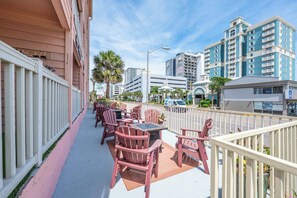 Outdoor dining - 1BR, A Relaxing  Place to Stay  Near the the Beach (Myrtle Beach)
