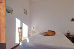 Iron/ironing board, free WiFi - Vrbo Property (Meschers-sur-Gironde)