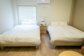 Iron/ironing board, free WiFi, bed sheets - Great Sale! 4 min walk from Tanabe station on Subway Tanimachi line / 31 sq.m. on the 3rd floor for rent / Max 5 people can stay opt-04 (大阪市東住吉区北田辺)