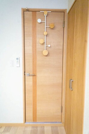 Interior - Great Sale! 4 min walk from Tanabe station on Subway Tanimachi line / 31 sq.m. on the 3rd floor for rent / Max 5 people can stay opt-04 (大阪市東住吉区北田辺)