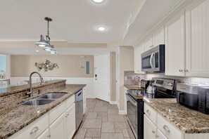 Fridge, microwave, oven, stovetop - Steps to Beach, Shops & Dining | Heated Pool Access (Tybee Island)