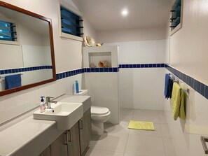 Shower, hair dryer, towels, soap - Come and stay at Matei Pointe. A quiet Buré located in prime position. (Matei)