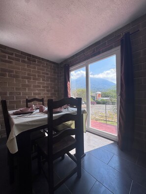 Dining - Casa Cayetano Volcanes-Acatenango (Alotenan)