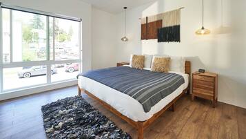 WiFi, bed sheets