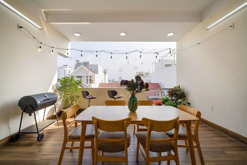 Poseidon Luxury 6BR Beach Villa w/ Rooftop BBQ + Walk to My An Beach